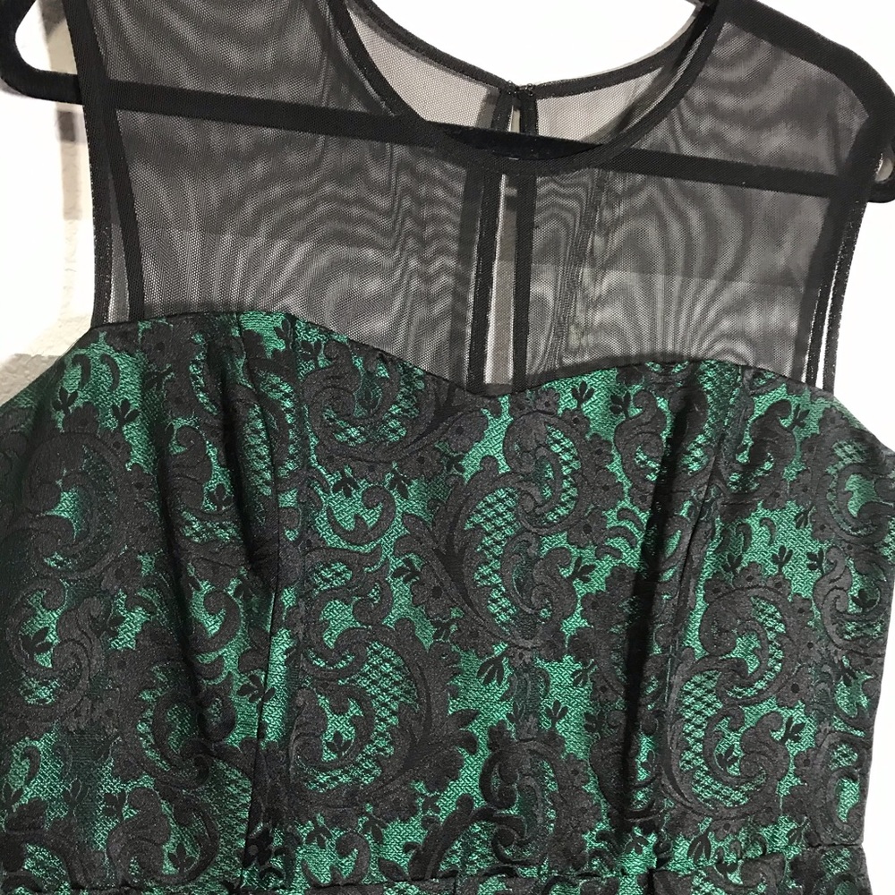 Green and Black Filigree Dress SZ L